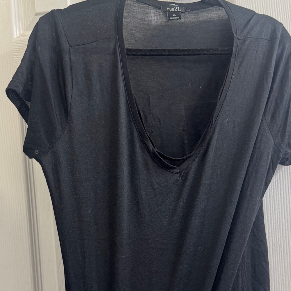 Rue21 Classic Black Short Sleeve Top thin material